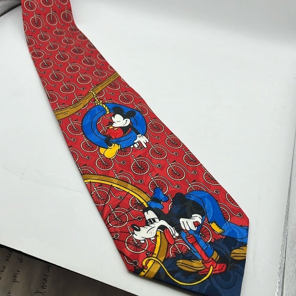 SILK 90s vintage Mickey Goofy Disney necktie bikes fun tie formal